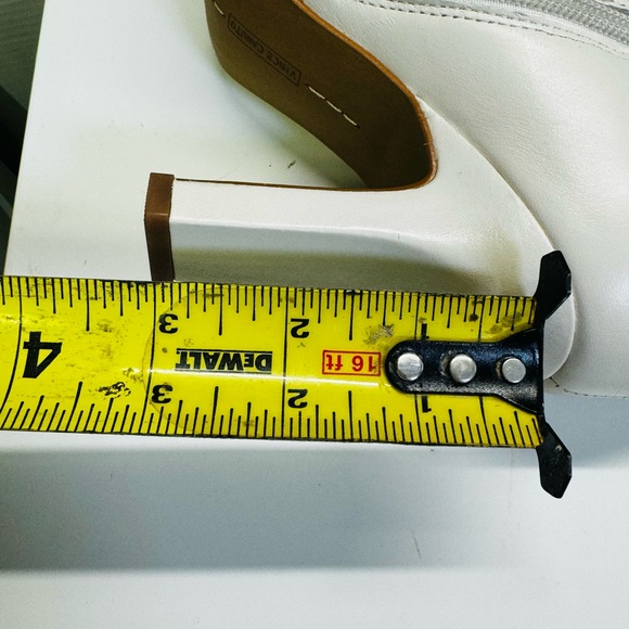 VINCE CAMUTO Kalinder Leather Tall Boot In Creamy White Size 6.5 - Picture 8 of 10